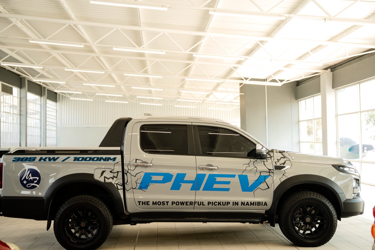 JAC T8 PHEV pickup in the JAC Motors showroom